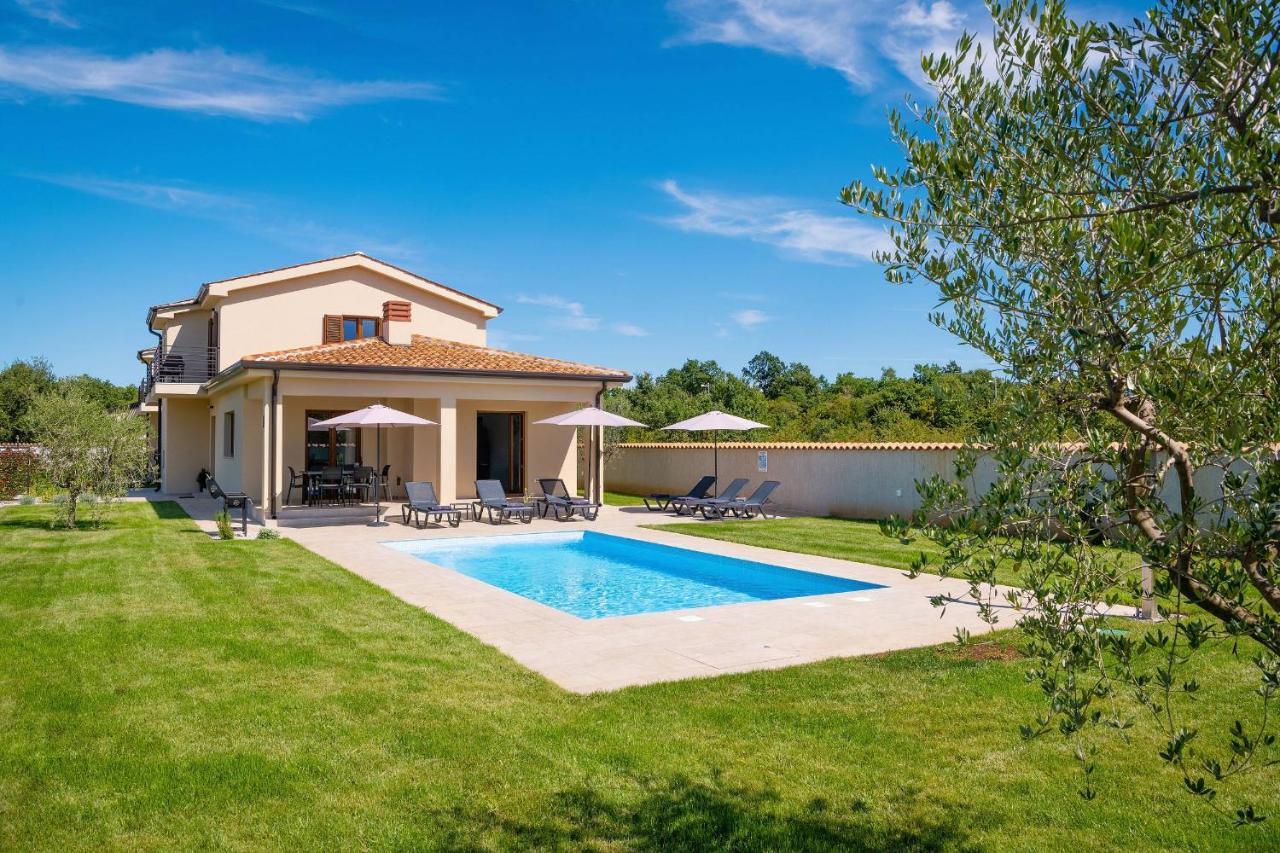 Holiday House Luca Пореч Екстер'єр фото